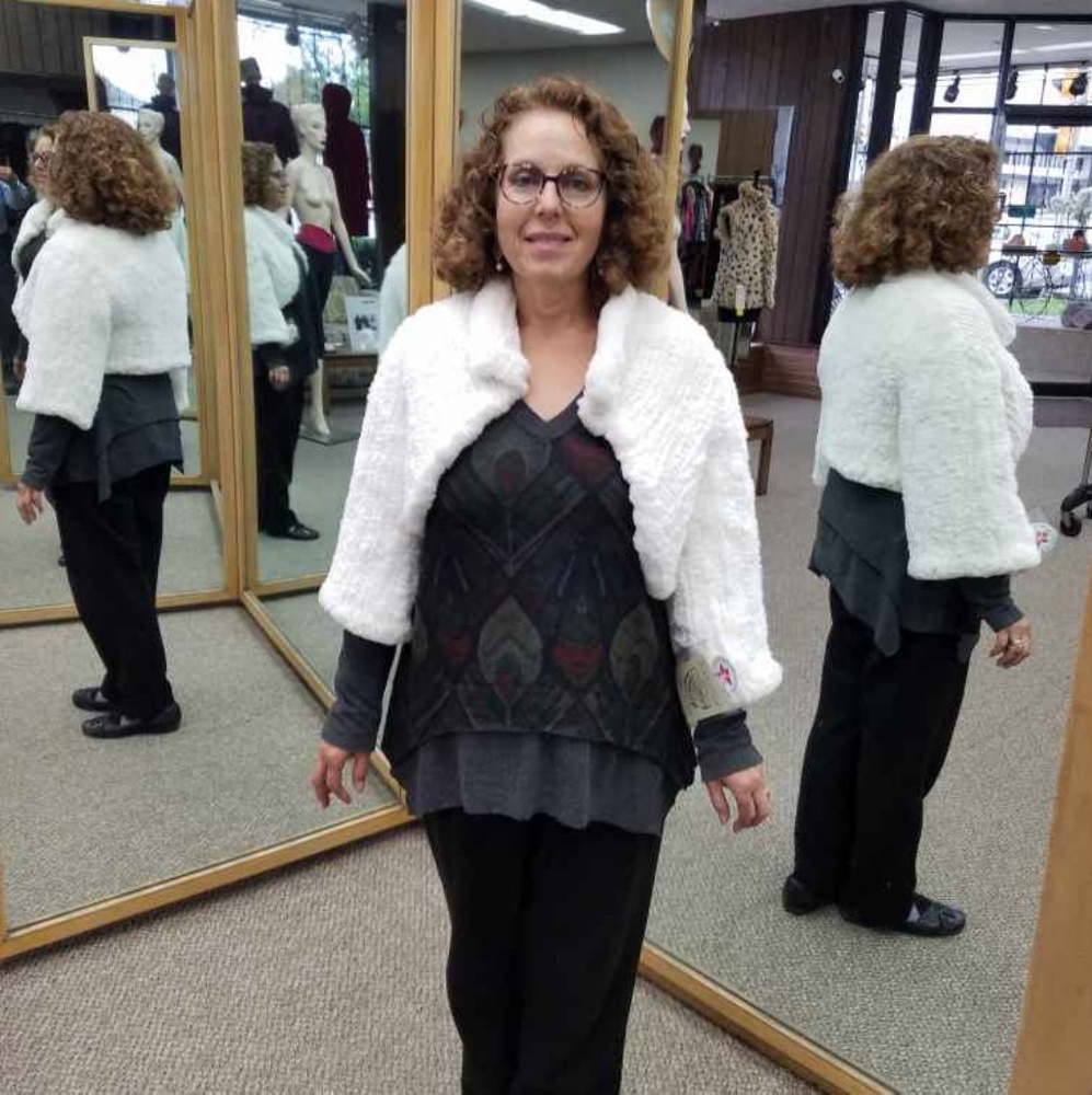 SOLD White rex rabbit fur bridal bolero/shrug - Picture 5 of 7